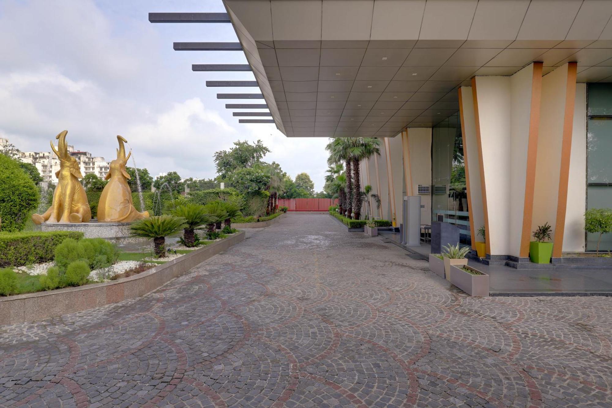 Saura Hotel, Agra - A Club Mahindra Associate Exterior foto