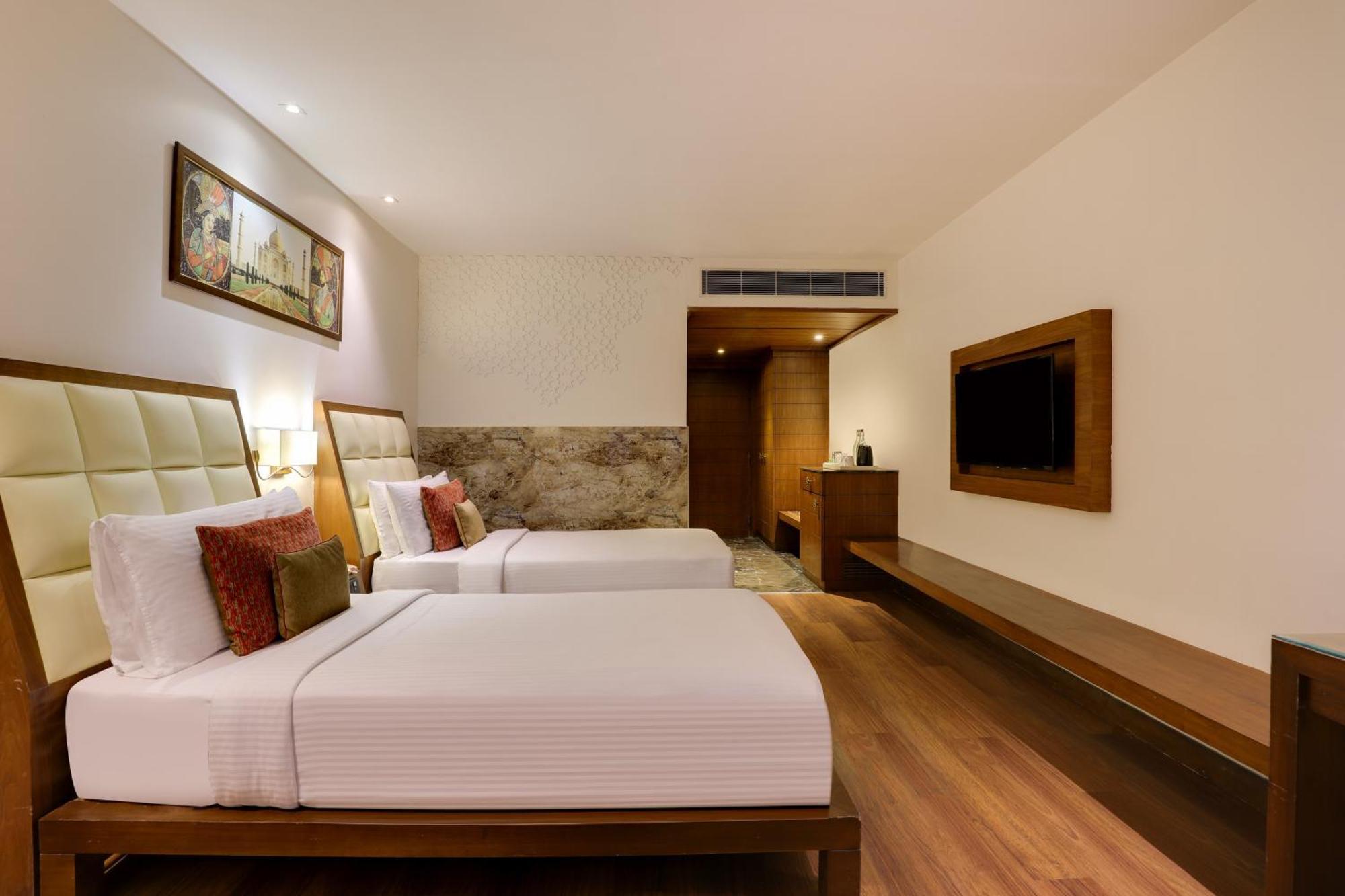 Saura Hotel, Agra - A Club Mahindra Associate Exterior foto