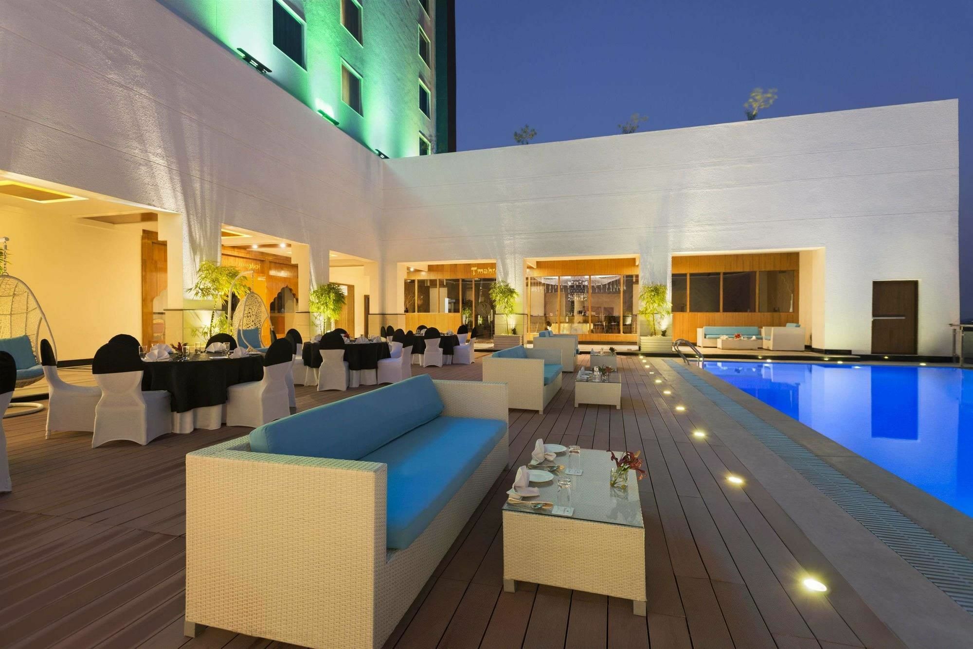 Saura Hotel, Agra - A Club Mahindra Associate Exterior foto